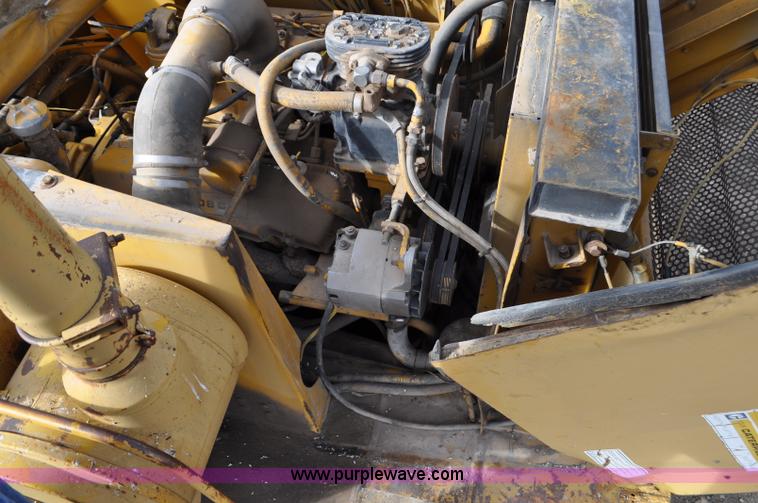 image for item G6351 1977 Caterpillar 613B elevating scraper