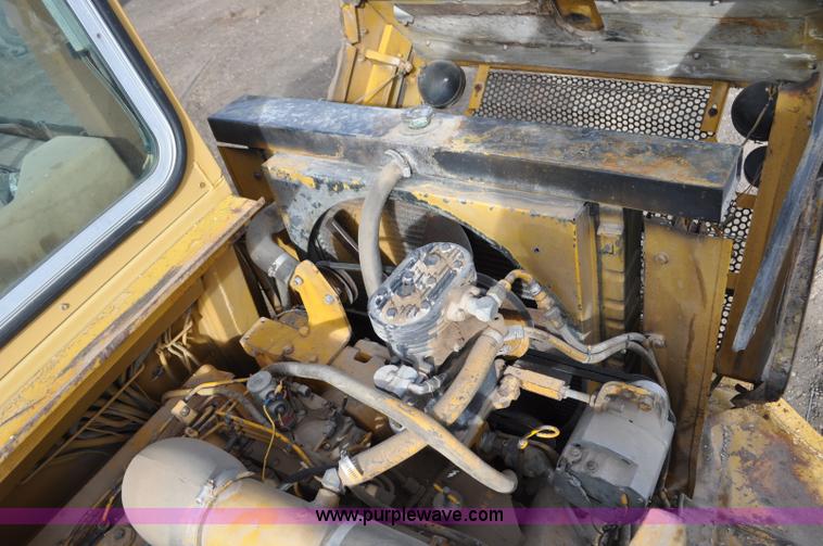 image for item G6351 1977 Caterpillar 613B elevating scraper