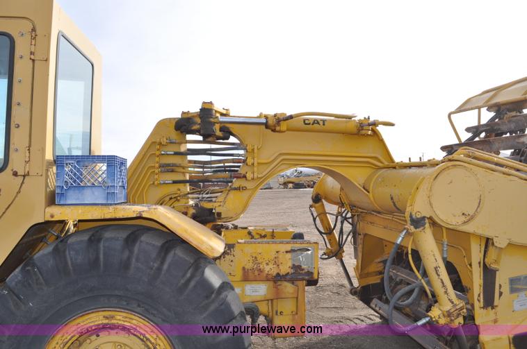 image for item G6351 1977 Caterpillar 613B elevating scraper