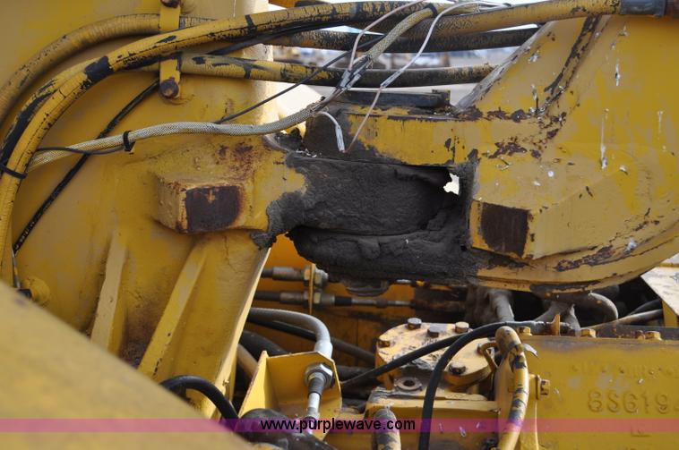 image for item G6351 1977 Caterpillar 613B elevating scraper