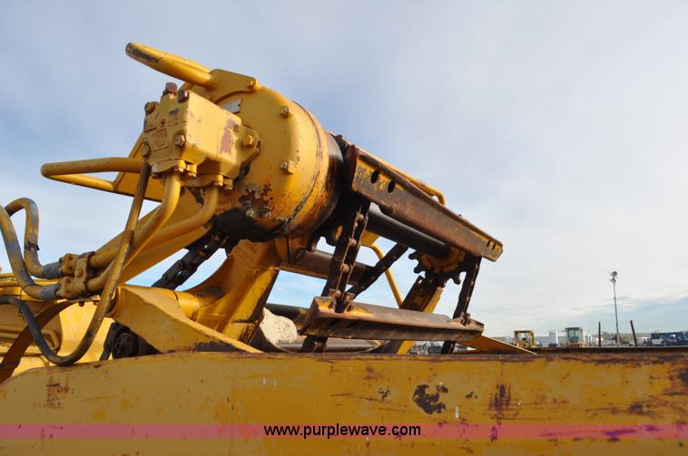 image for item G6351 1977 Caterpillar 613B elevating scraper