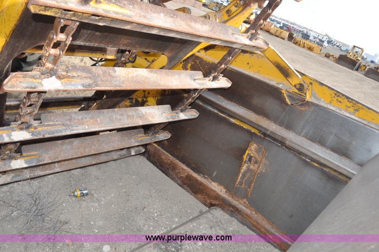 image for item G6351 1977 Caterpillar 613B elevating scraper