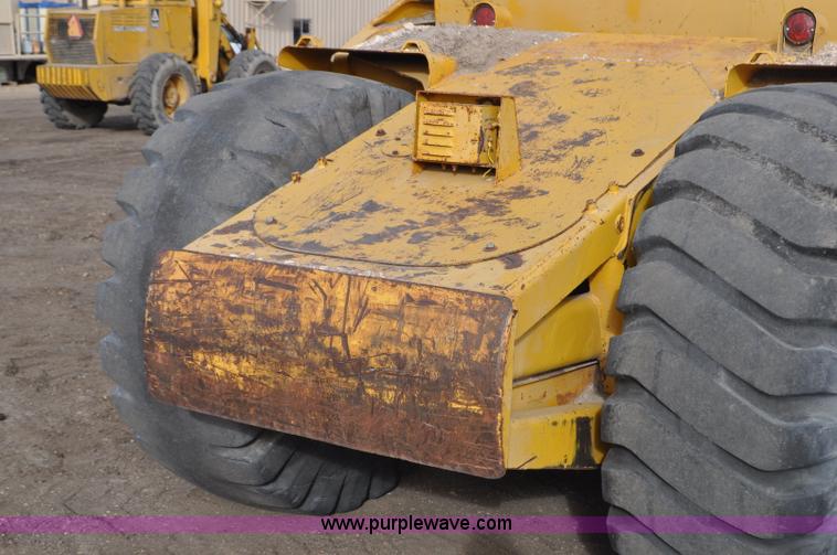 image for item G6351 1977 Caterpillar 613B elevating scraper