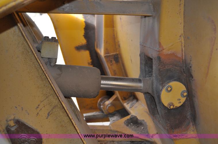 image for item G6351 1977 Caterpillar 613B elevating scraper
