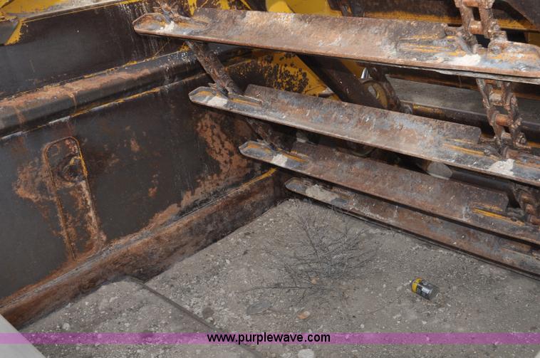 image for item G6351 1977 Caterpillar 613B elevating scraper