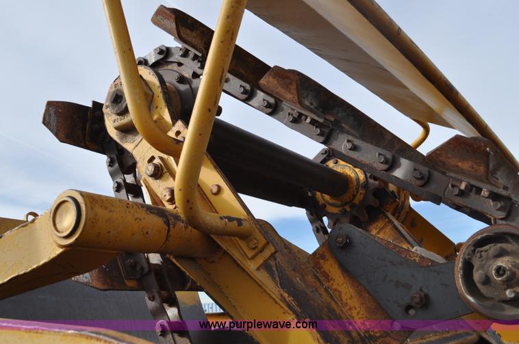 image for item G6351 1977 Caterpillar 613B elevating scraper