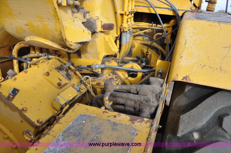 image for item G6351 1977 Caterpillar 613B elevating scraper