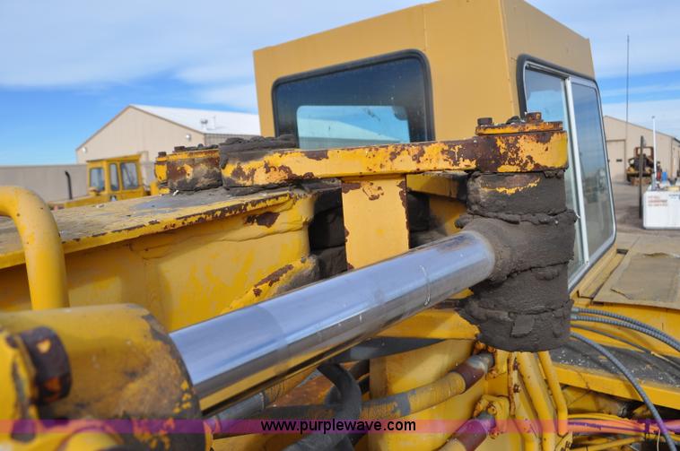 image for item G6351 1977 Caterpillar 613B elevating scraper