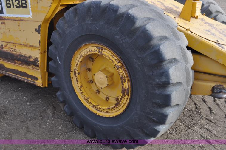 image for item G6351 1977 Caterpillar 613B elevating scraper