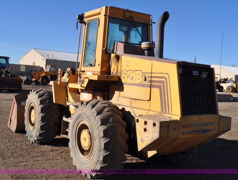 image for item G6354 Case 621B wheel loader