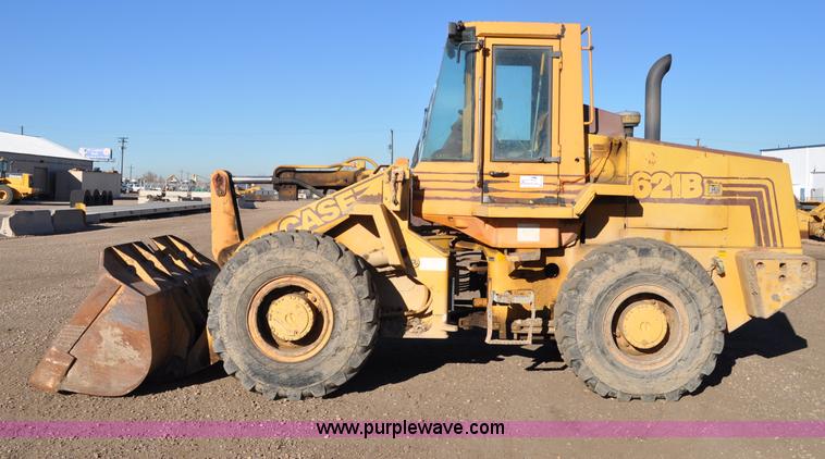 image for item G6354 Case 621B wheel loader