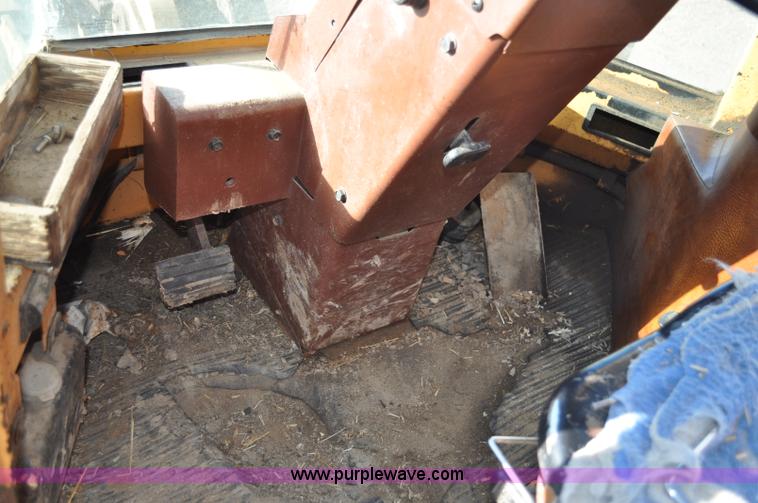 image for item G6354 Case 621B wheel loader