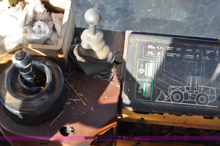 image for item G6354 Case 621B wheel loader