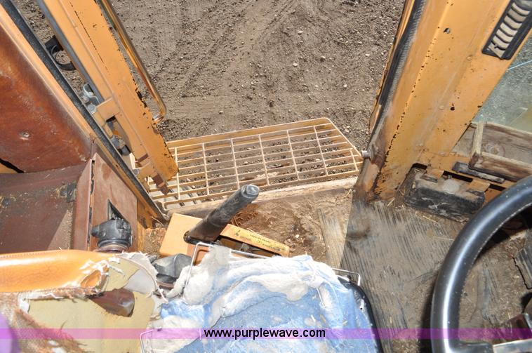 image for item G6354 Case 621B wheel loader