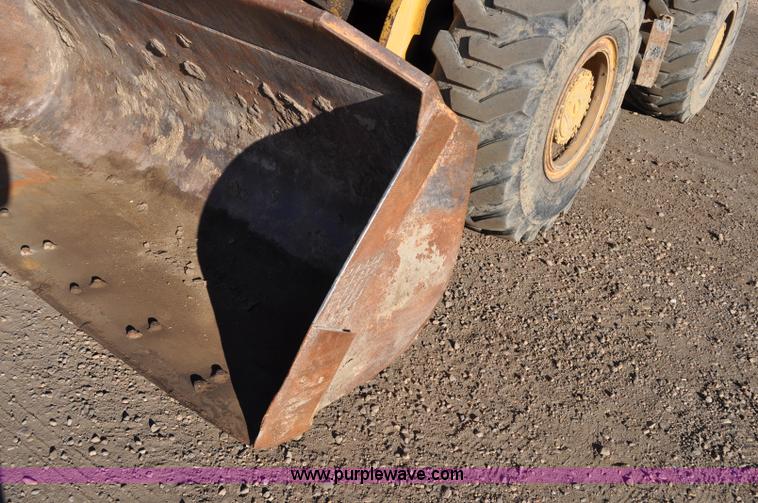 image for item G6354 Case 621B wheel loader