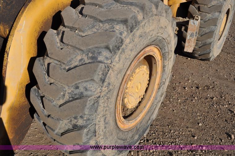 image for item G6354 Case 621B wheel loader
