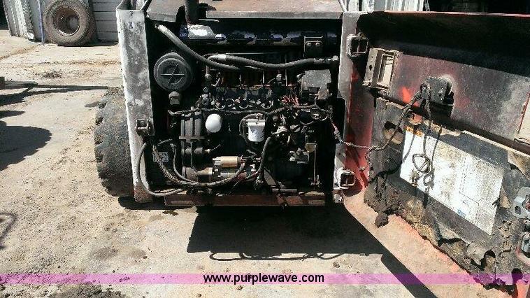 image for item G6358 2000 Bobcat 873 skid steer