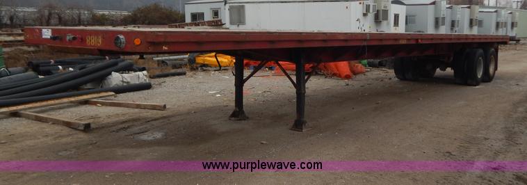 image for item H3838 1982 48' flatbed semi trailer
