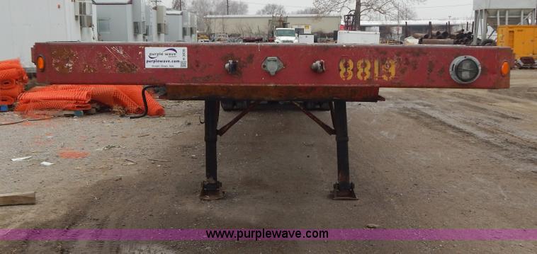 image for item H3838 1982 48' flatbed semi trailer