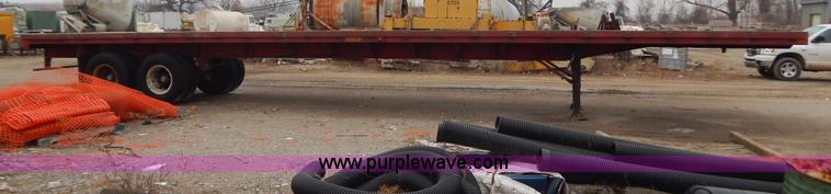 image for item H3838 1982 48' flatbed semi trailer