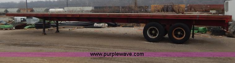 image for item H3838 1982 48' flatbed semi trailer