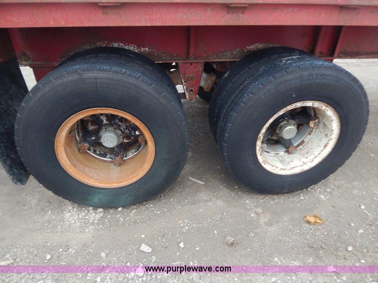 image for item H3838 1982 48' flatbed semi trailer