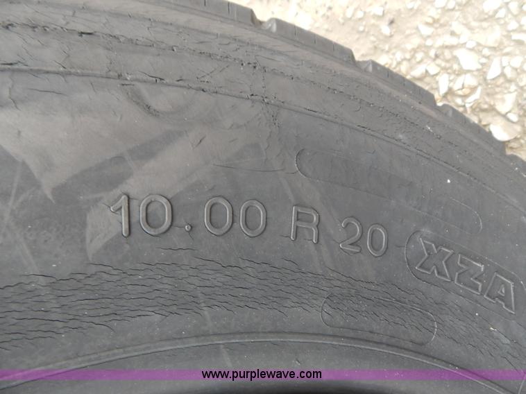 image for item H3838 1982 48' flatbed semi trailer