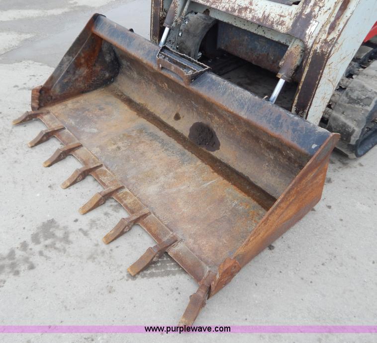 image for item H3839 2005 Takeuchi TL140 track skid steer