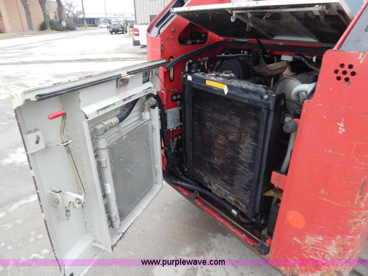 image for item H3839 2005 Takeuchi TL140 track skid steer