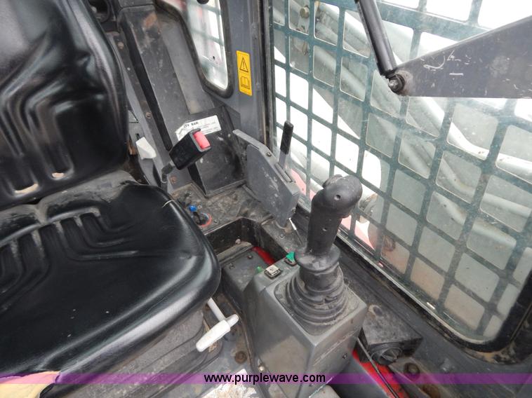 image for item H3839 2005 Takeuchi TL140 track skid steer