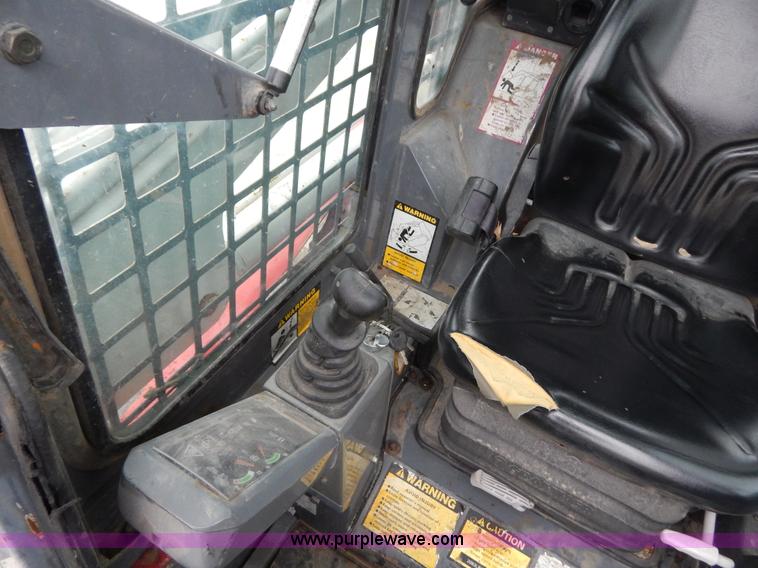 image for item H3839 2005 Takeuchi TL140 track skid steer