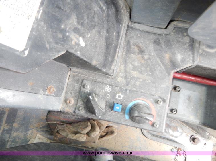 image for item H3839 2005 Takeuchi TL140 track skid steer