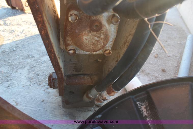 image for item H7751 2000 Kent hydraulic breaker