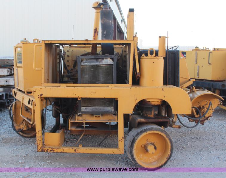 image for item H7752 1986 Caterpillar PR100DC milling machine