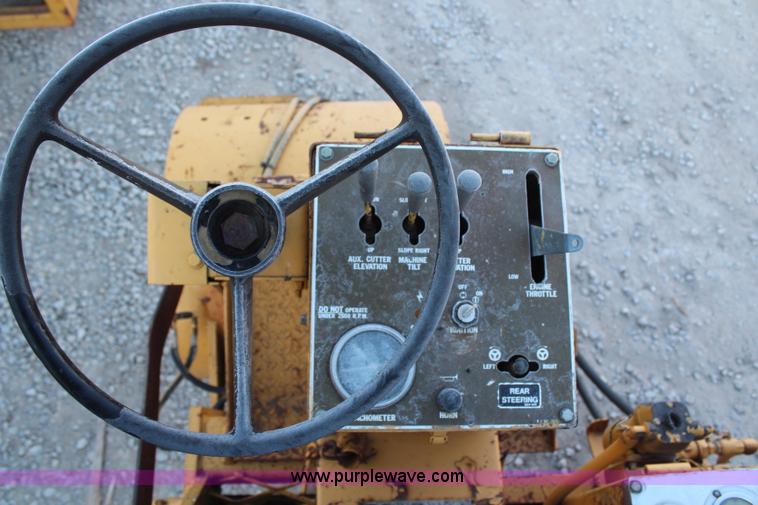 image for item H7752 1986 Caterpillar PR100DC milling machine