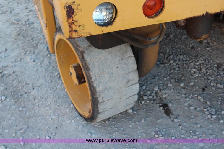 image for item H7752 1986 Caterpillar PR100DC milling machine