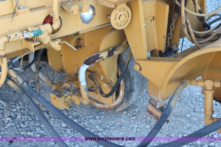 image for item H7752 1986 Caterpillar PR100DC milling machine