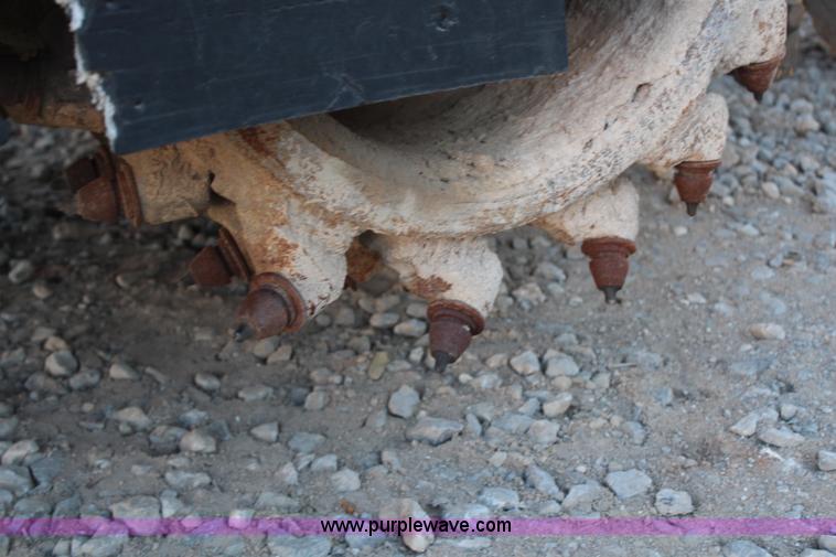 image for item H7753 1990 Caterpillar PR105 milling machine