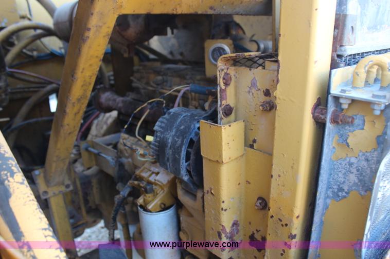 image for item H7753 1990 Caterpillar PR105 milling machine