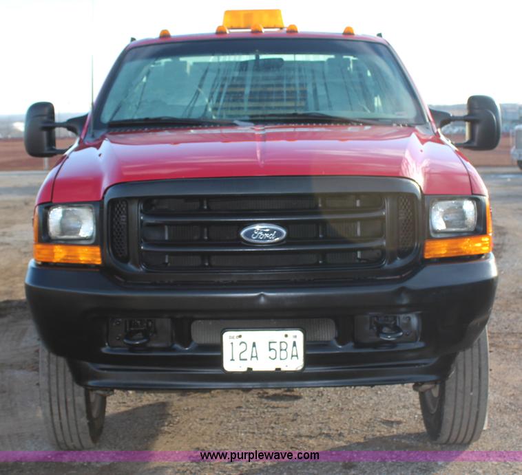 image for item H7825 2001 Ford F450 Super Duty XL flatbed truck