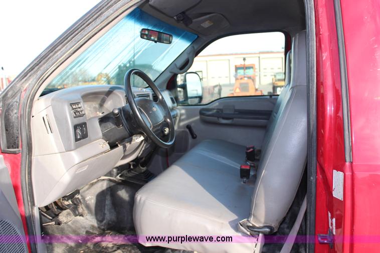 image for item H7825 2001 Ford F450 Super Duty XL flatbed truck