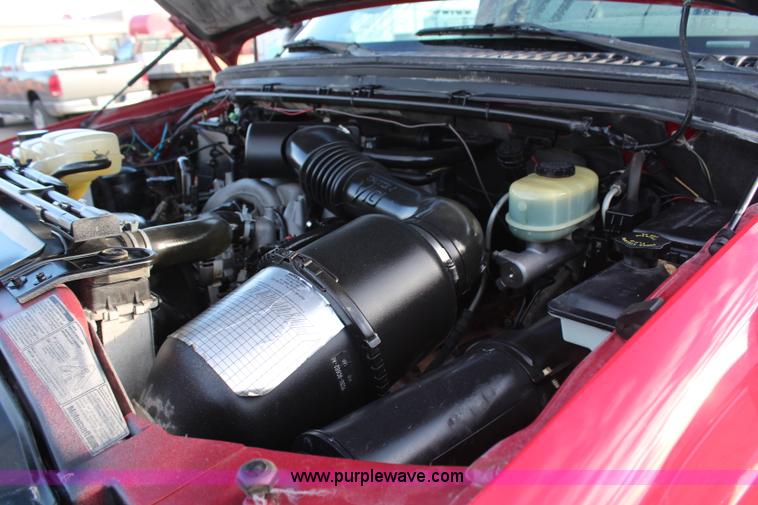 image for item H7825 2001 Ford F450 Super Duty XL flatbed truck