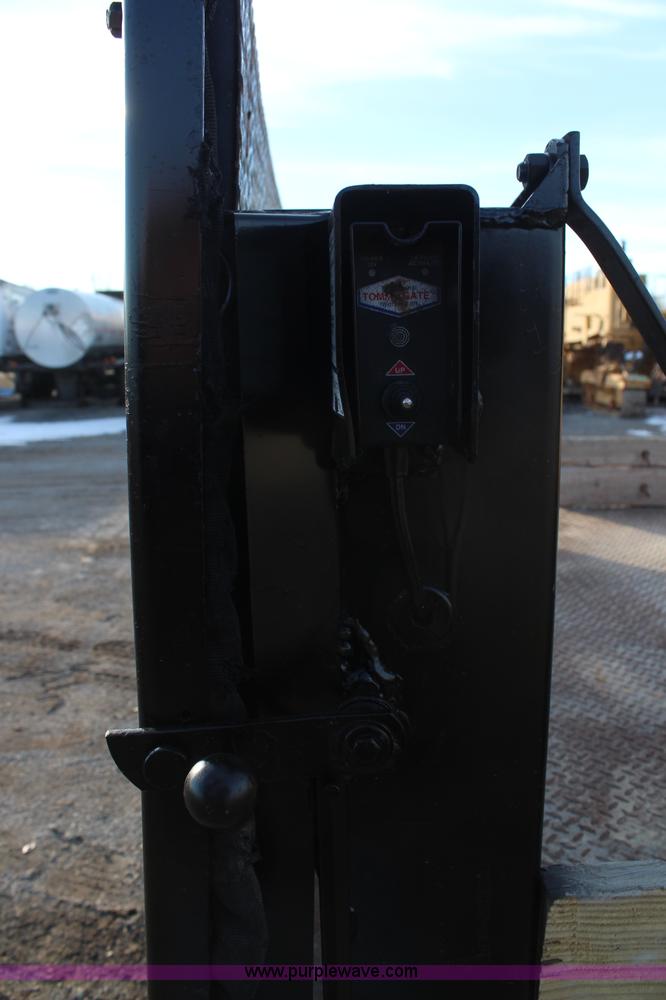 image for item H7825 2001 Ford F450 Super Duty XL flatbed truck