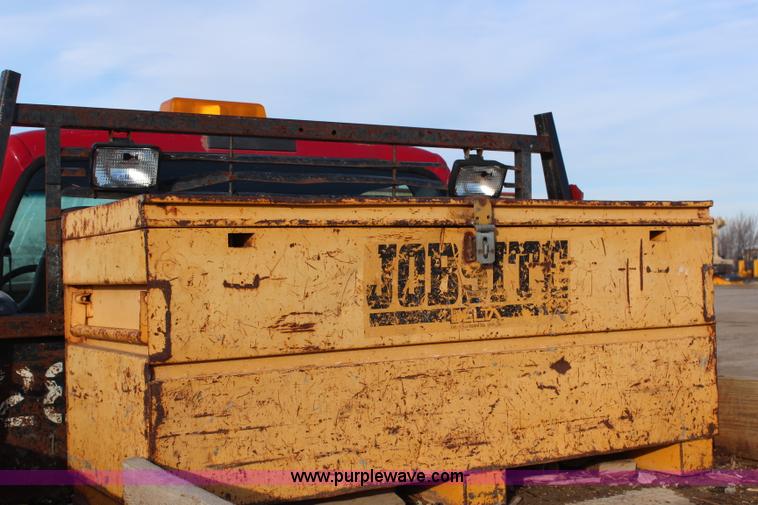 image for item H7825 2001 Ford F450 Super Duty XL flatbed truck