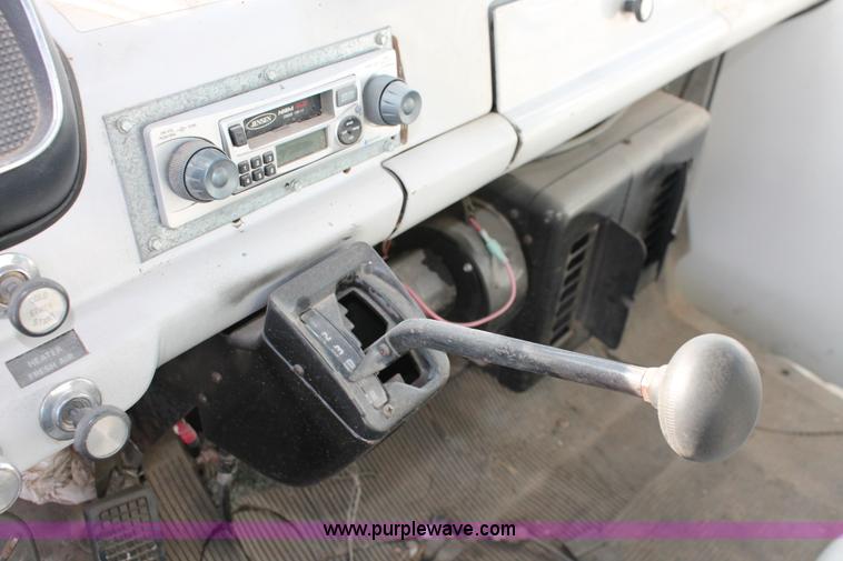 image for item H8359 1989 Ford C8000 fuel truck