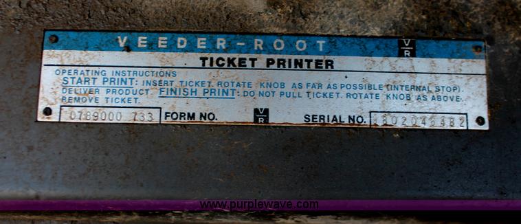 image for item H8359 1989 Ford C8000 fuel truck