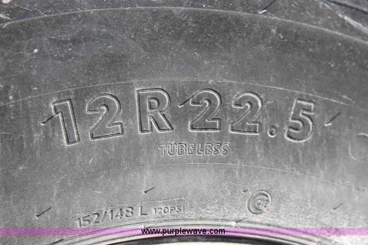 image for item H8359 1989 Ford C8000 fuel truck