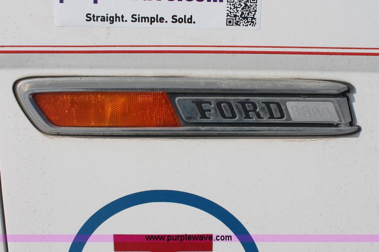 image for item H8359 1989 Ford C8000 fuel truck