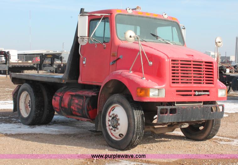 image for item H8360 1990 International 8100 flatbed truck