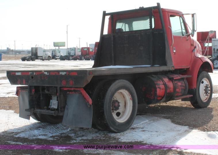image for item H8360 1990 International 8100 flatbed truck